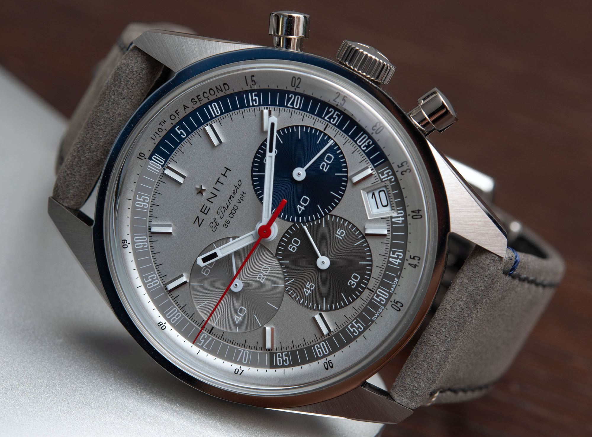 真力时计时大师原创电子商务版引人注目的第10枚腕表
