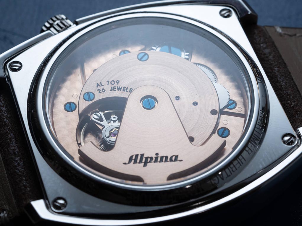 Alpina配备保险杠机芯的复古风手表