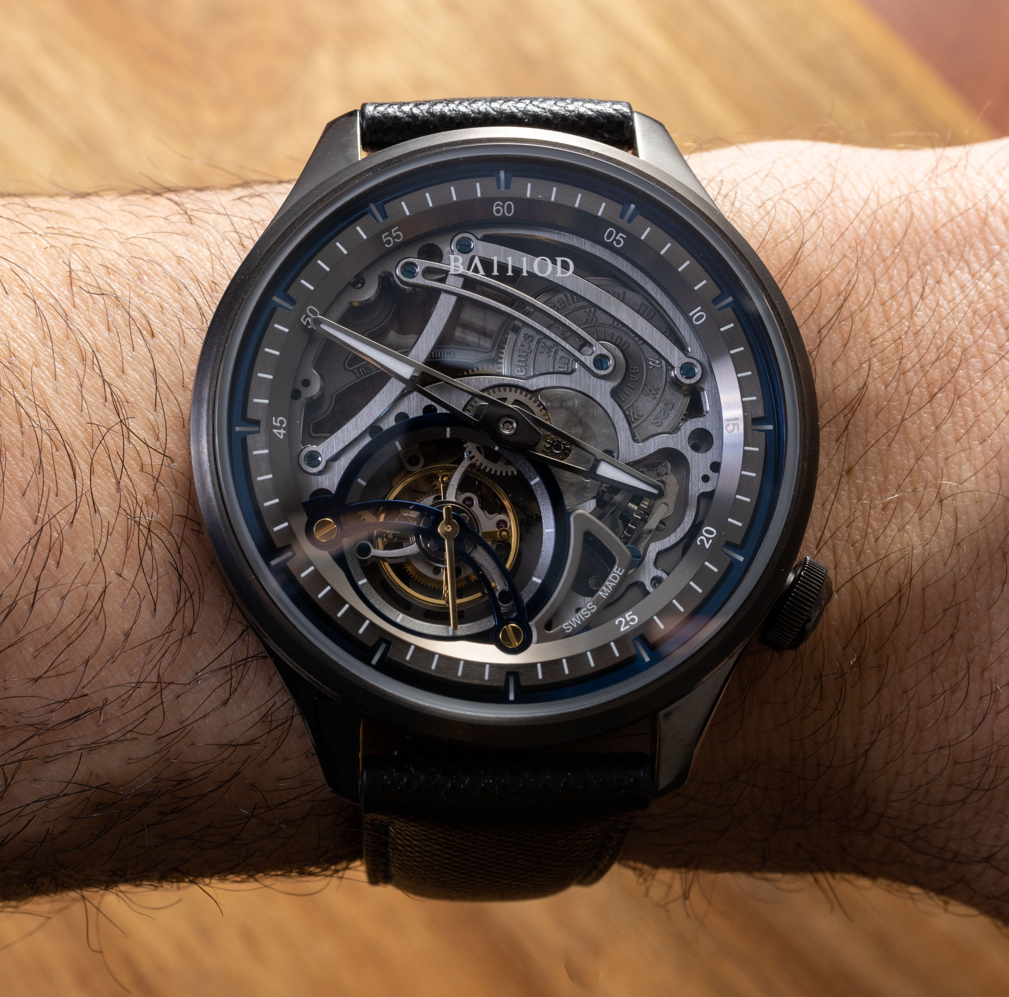 市场上实惠的瑞士制造陀飞轮手表
