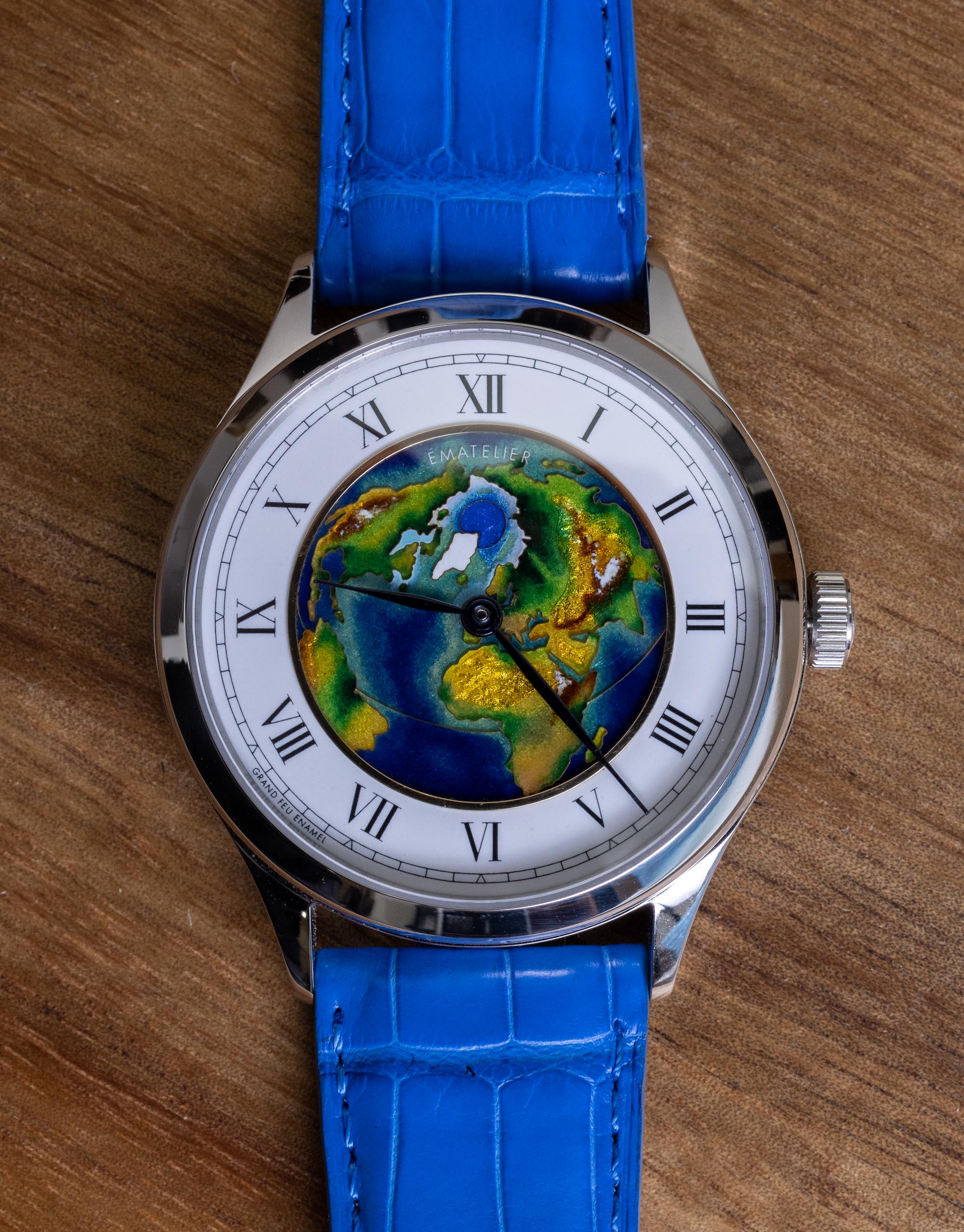加拿大手绘表盘钟表制造商Ematelier的景泰蓝珐琅表盘手表