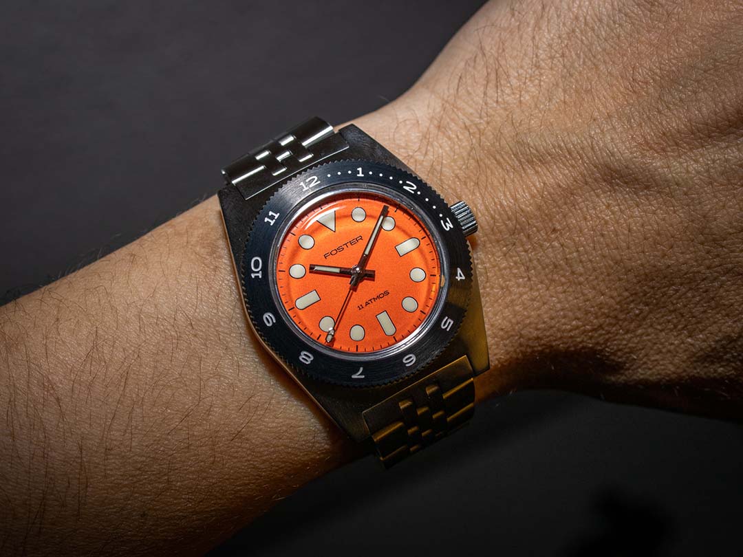 Foster Watch Company该公司的首款表款11 Atomos Skin Diver