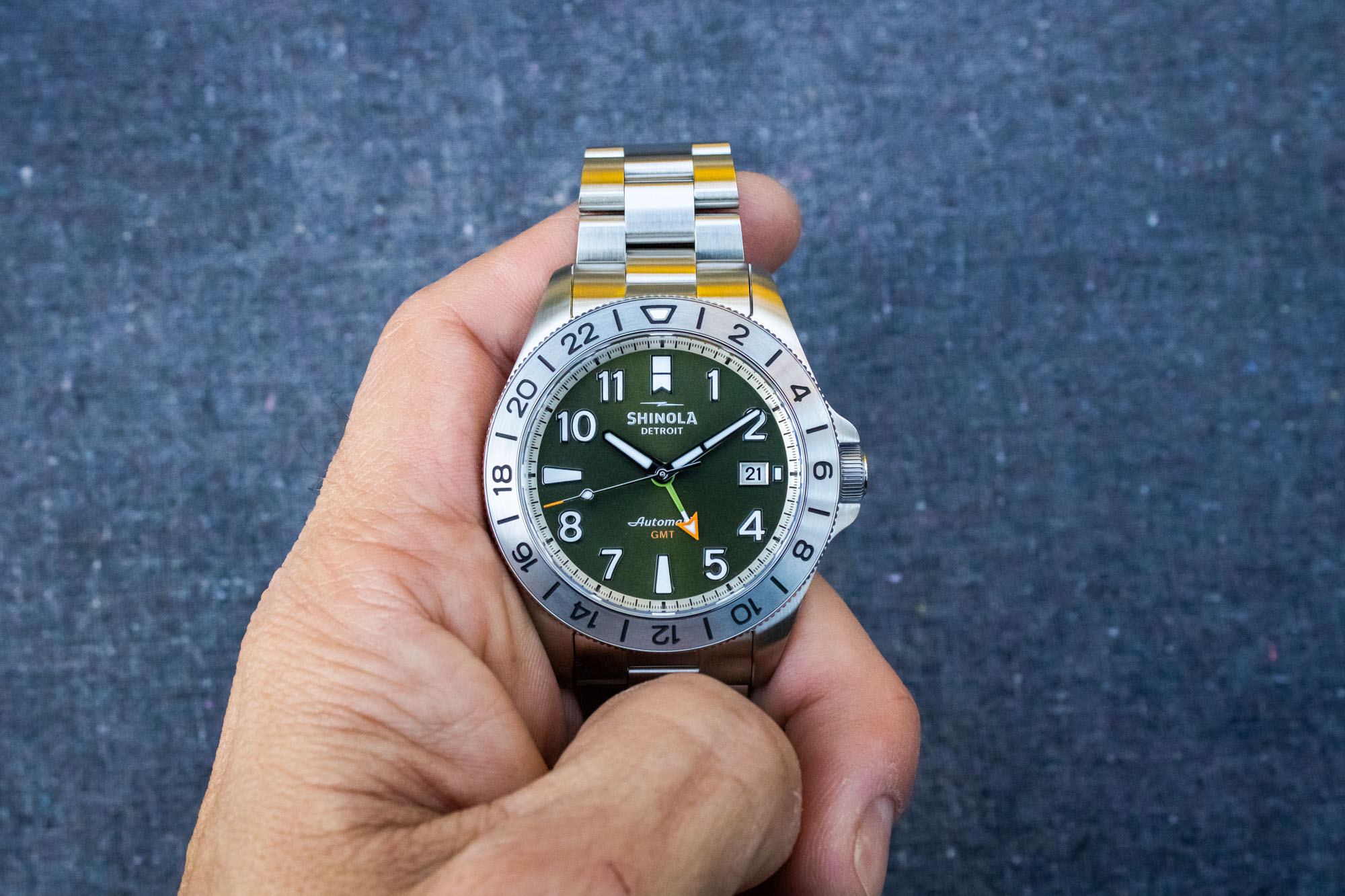 手表Shinola Monster GMT 深橄榄色手表