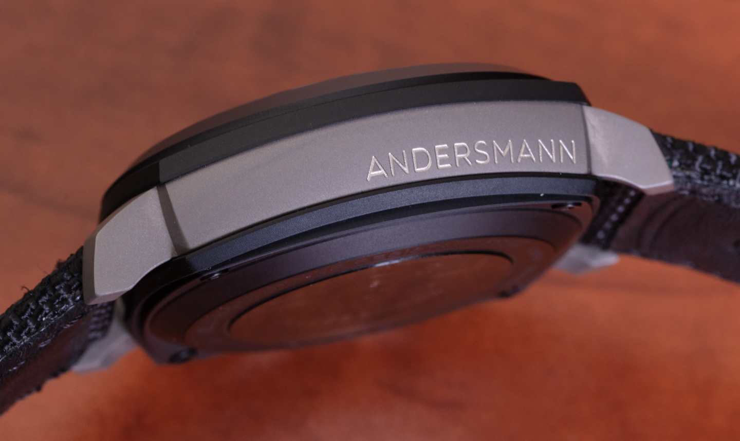 香港创立的尚年轻的公司Andersmann Chronograph DLC手表
