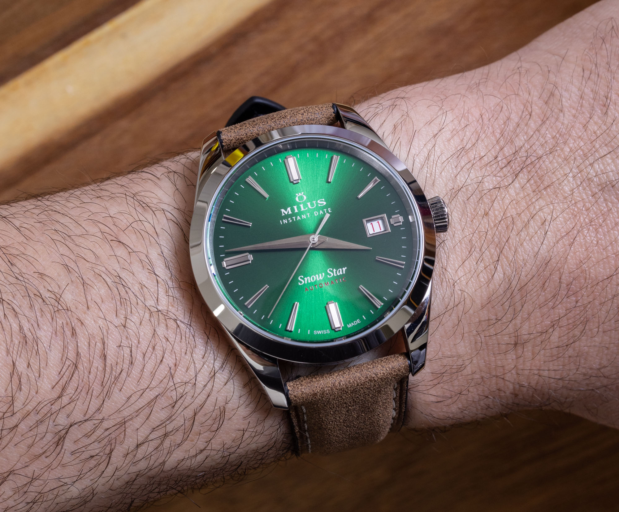 绿色表盘Milus腕表-单日历手表推荐
