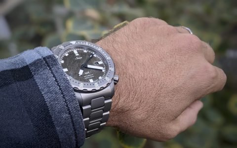 狂野划痕风格盘面-Sinn U1 DS限量版腕表