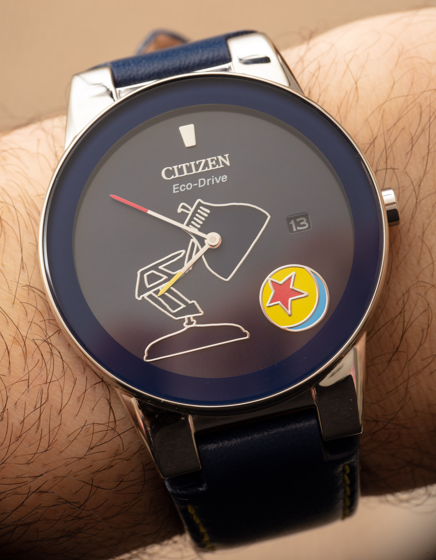 美好回忆的手表款式-迪士尼主题唐老鸭和皮克斯灯盘面手表