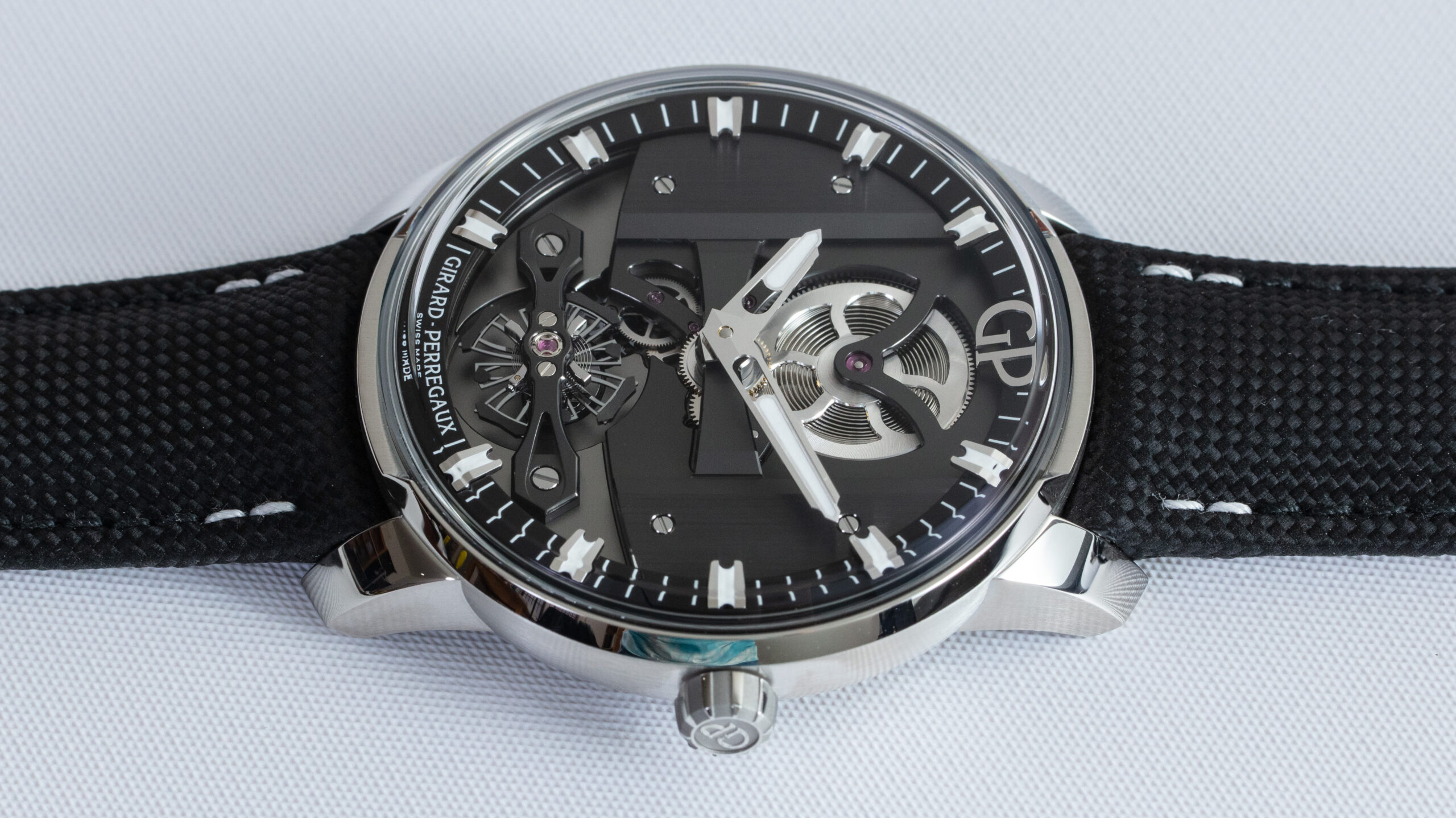 运动型正装手表Girard-Perregaux Free Bridge