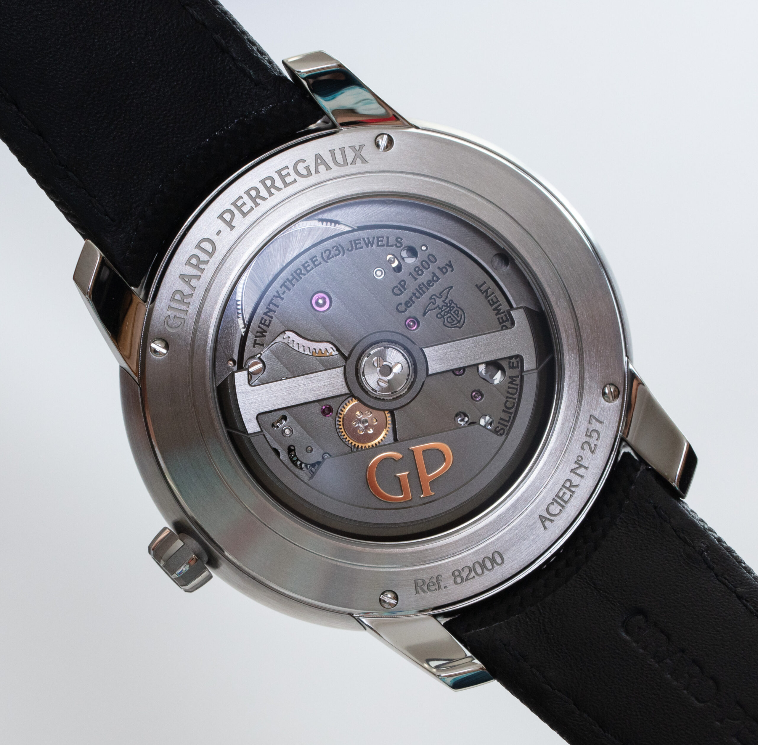 运动型正装手表Girard-Perregaux Free Bridge