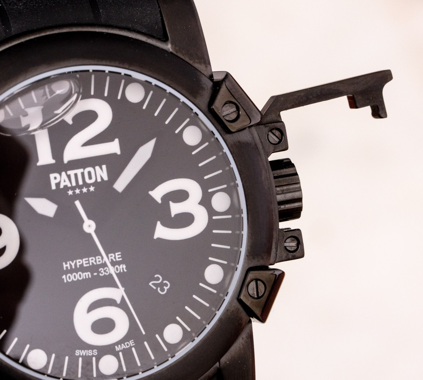 Patton品牌矿物油填充的Hyperbare手表