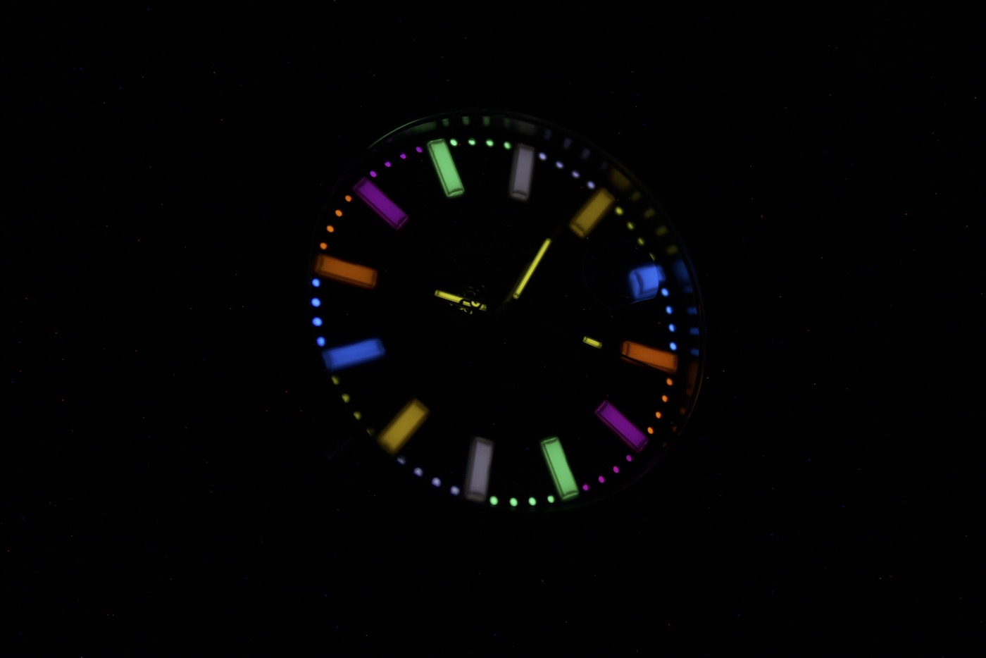 波尔BALL Watch NM2028C-S29C-BK彩色氚管夜光盘面设计