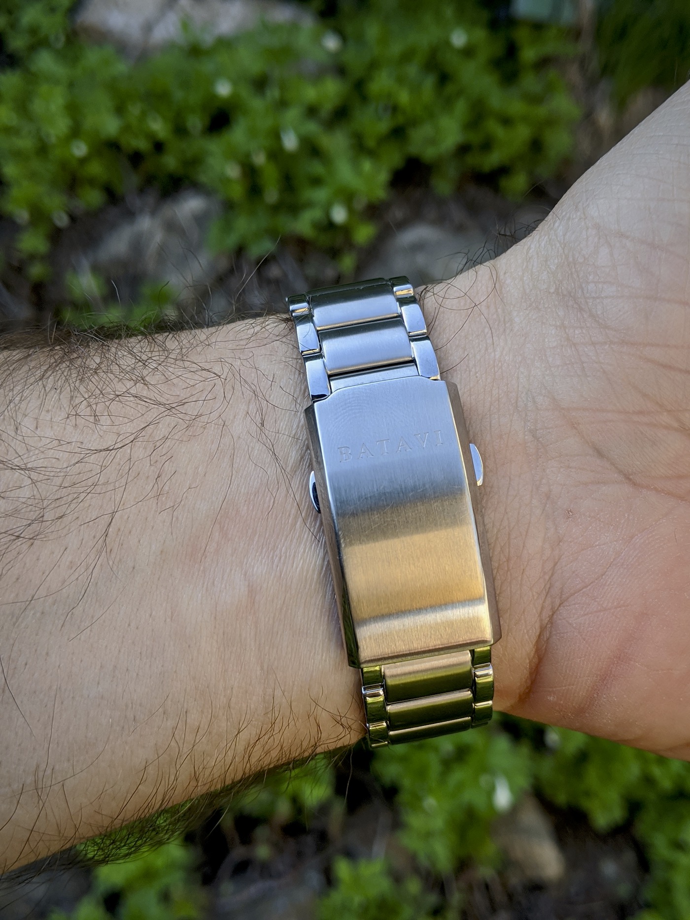 复古风格手表推荐-Batavi Kosmopoliet GMT腕表