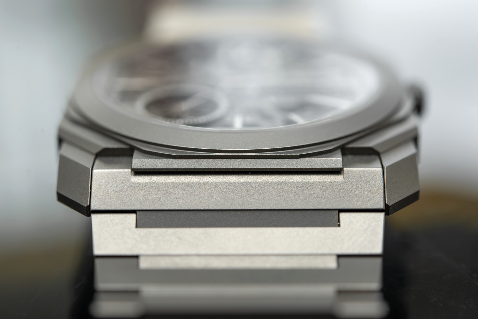宝格丽Octo Finissimo系列103610腕表如何-超薄款手表推荐