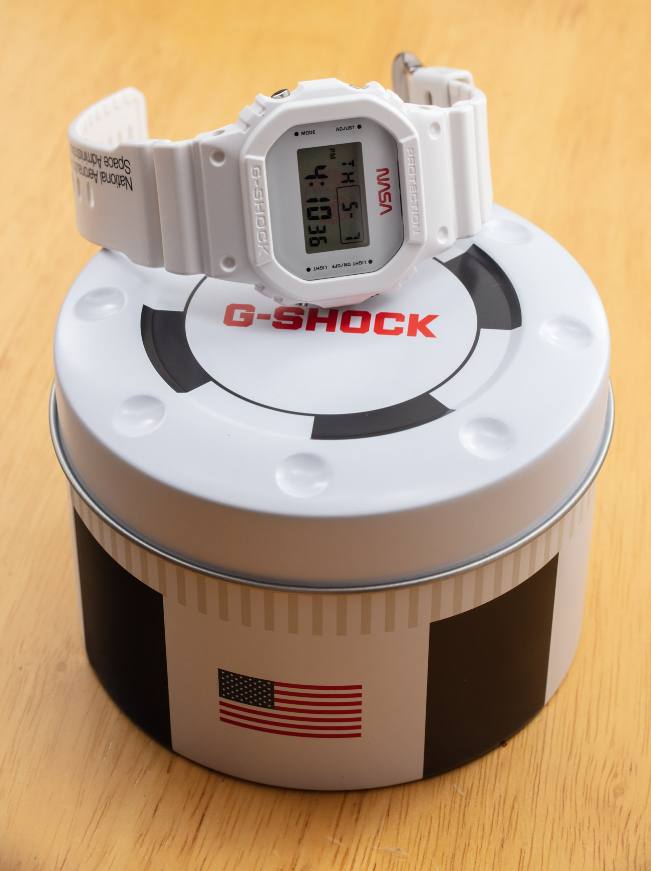 卡西欧 G-Shock DW5600 NASA 手表