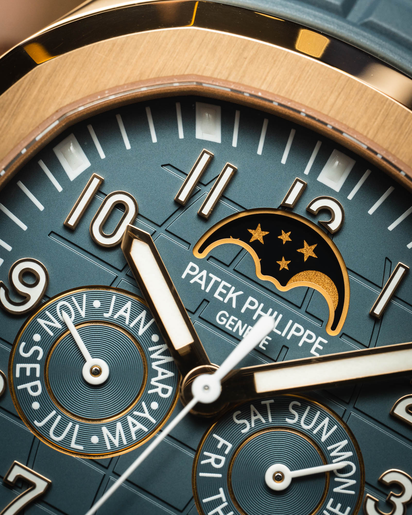 百达翡丽AQUANAUT系列万年历5261R-001腕表-专为所有人打造的中性奢华运动腕表