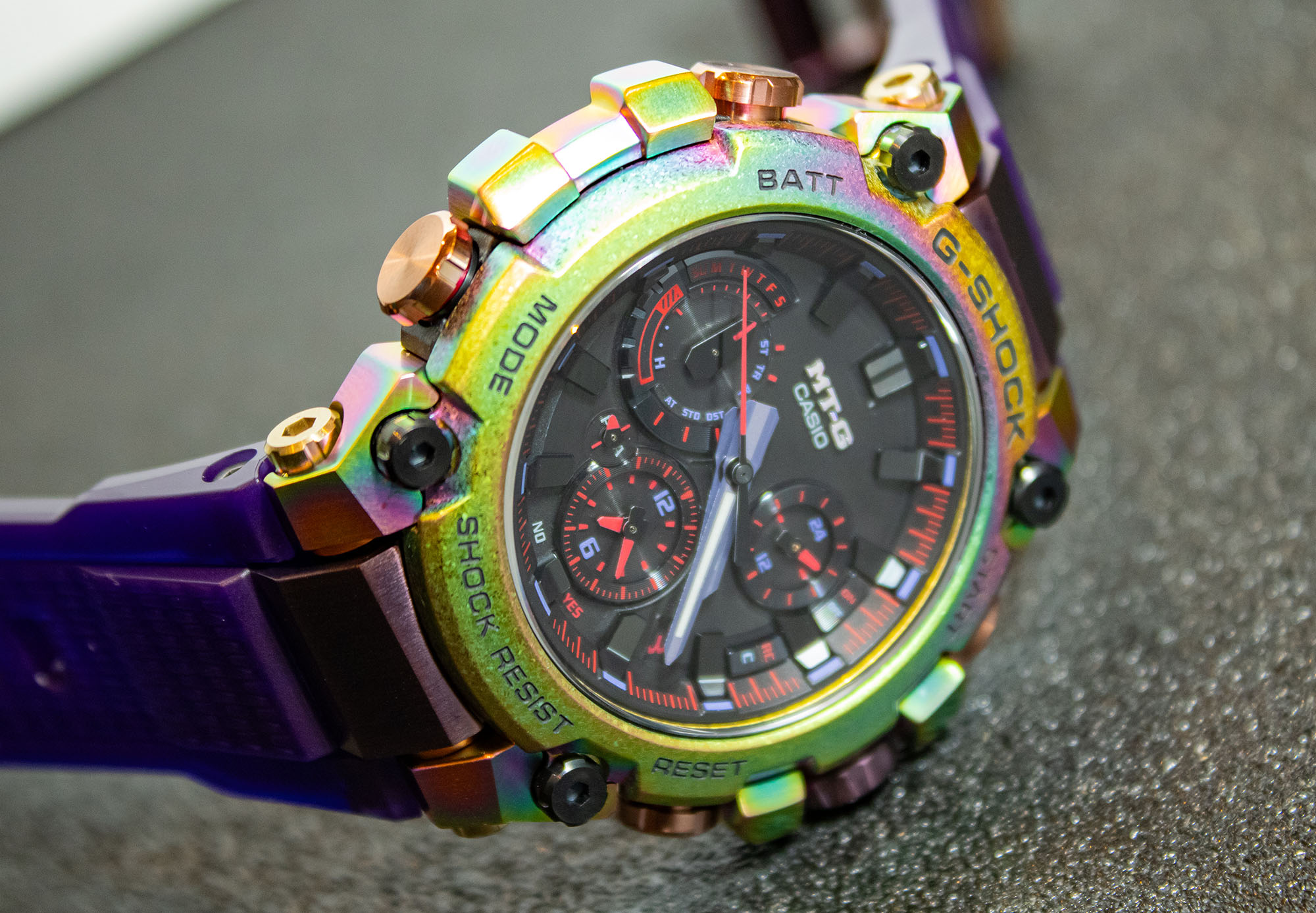 卡西欧G-Shock系列诞生40周年款手表评测-深紫色离子镀层手表