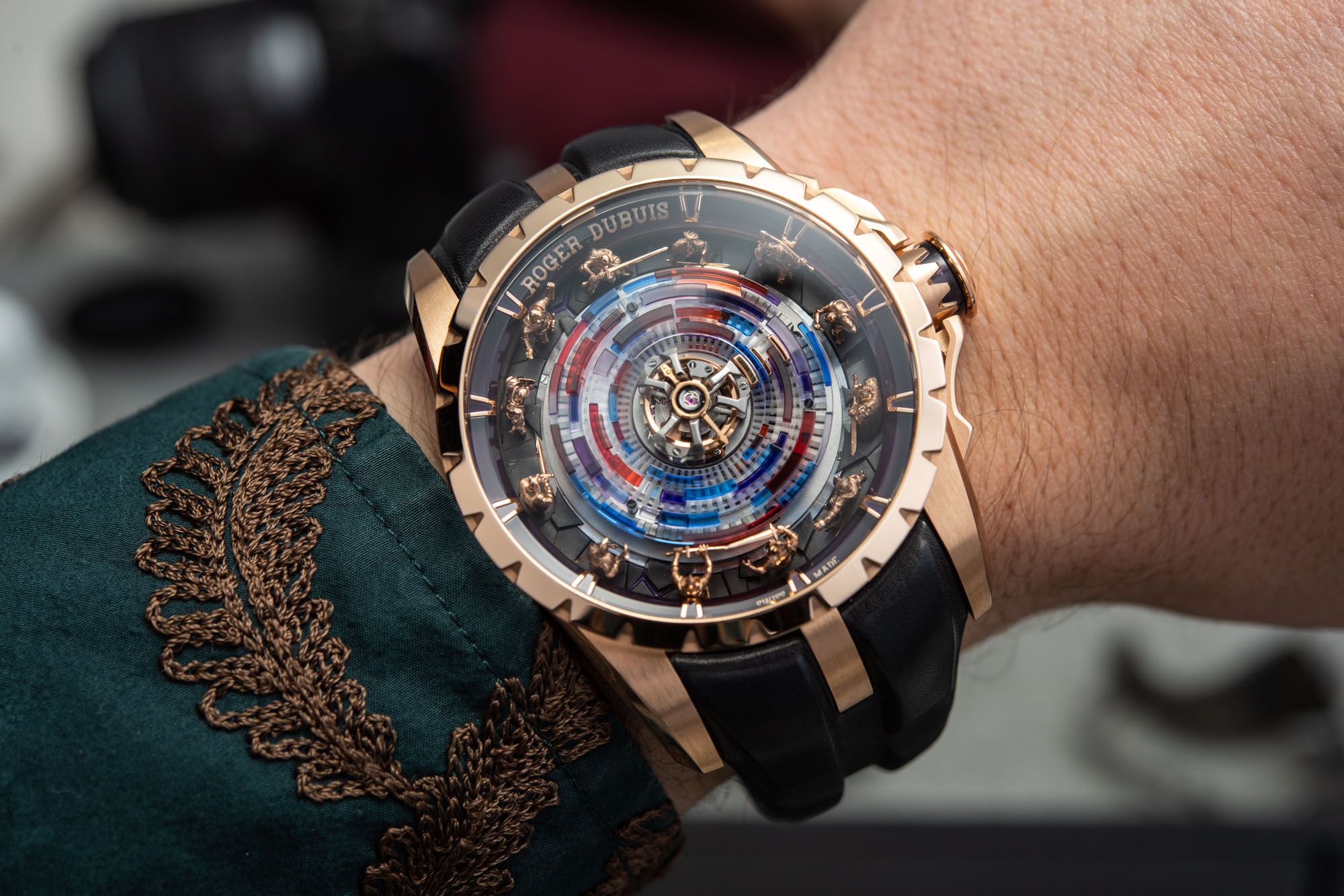 罗杰杜彼圆桌骑士单陀飞轮玫瑰金款腕表怎么样-售价580,000美元的罗杰杜彼手表