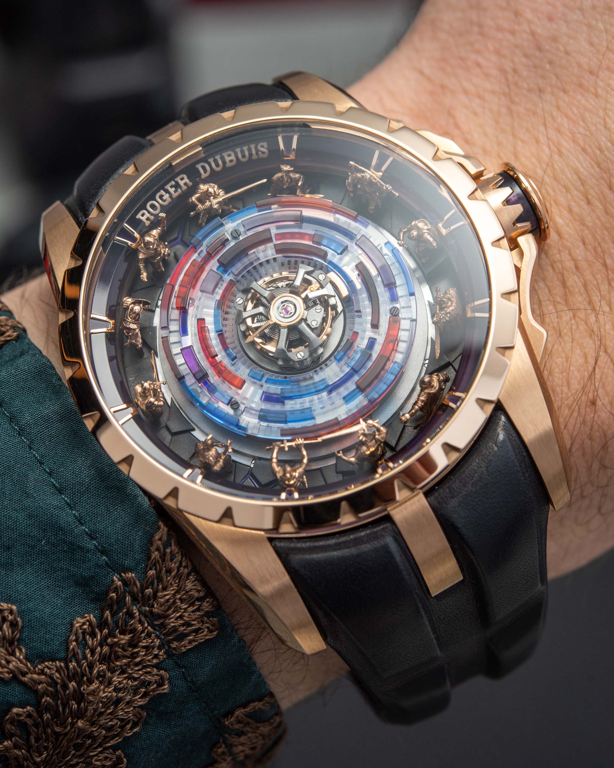 罗杰杜彼圆桌骑士单陀飞轮玫瑰金款腕表怎么样-售价580,000美元的罗杰杜彼手表