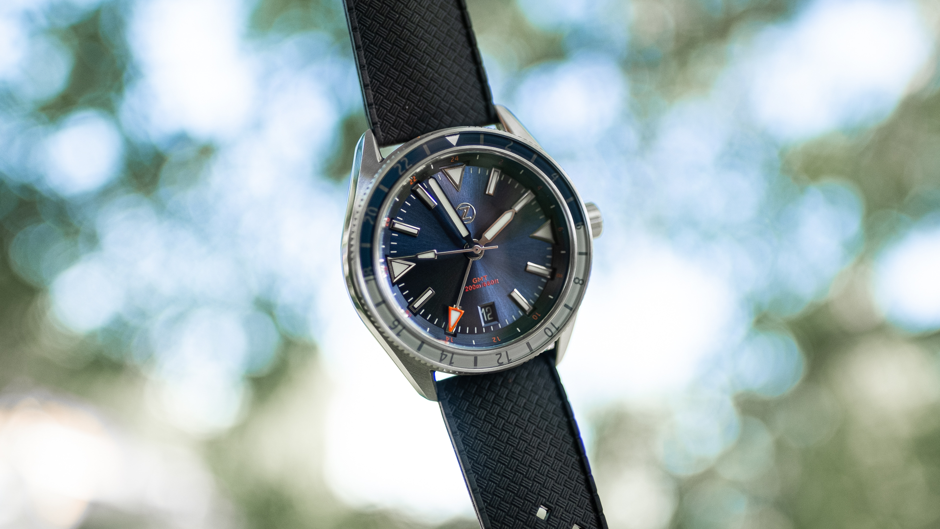 Zelos独立腕表设计师品牌推出的Horizon两地时手表如何