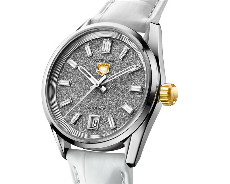 泰格豪雅继两年前推出开创性的TAG Heuer Aquaracer 系列