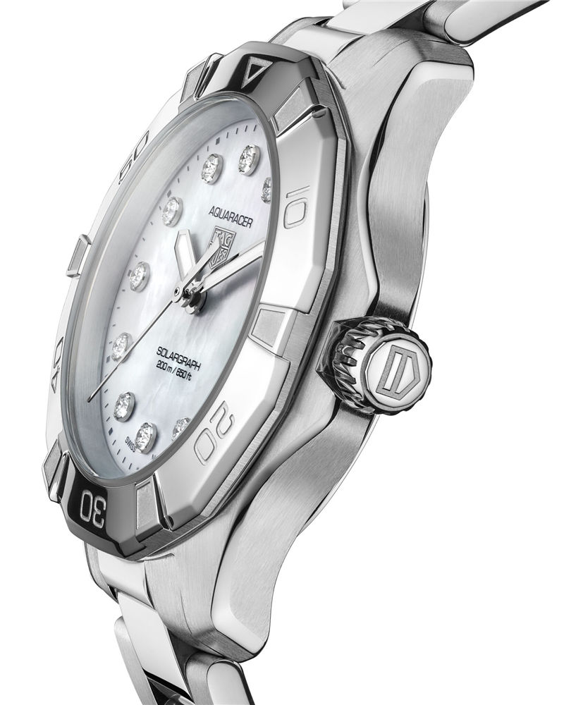 泰格豪雅继两年前推出开创性的TAG Heuer Aquaracer 系列