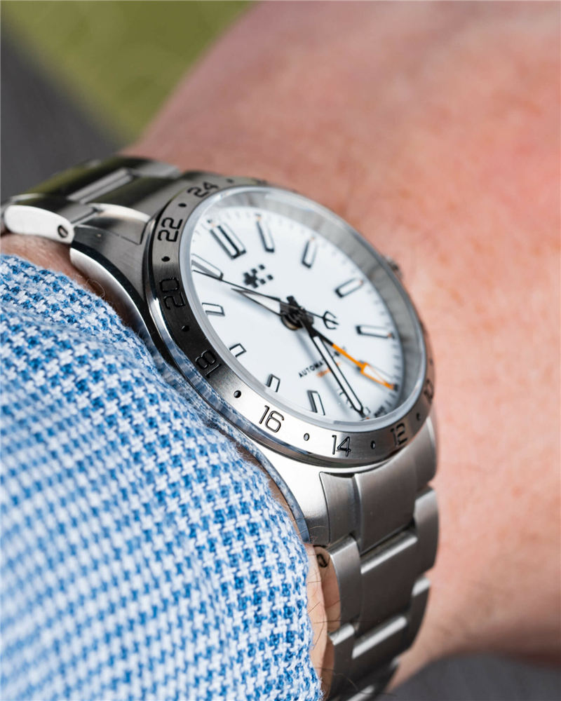 腕表鉴赏:Christopher Ward C63 Sealander GMT 36毫米