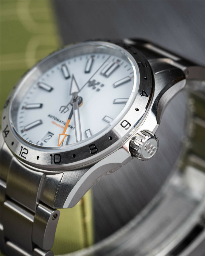 腕表鉴赏:Christopher Ward C63 Sealander GMT 36毫米