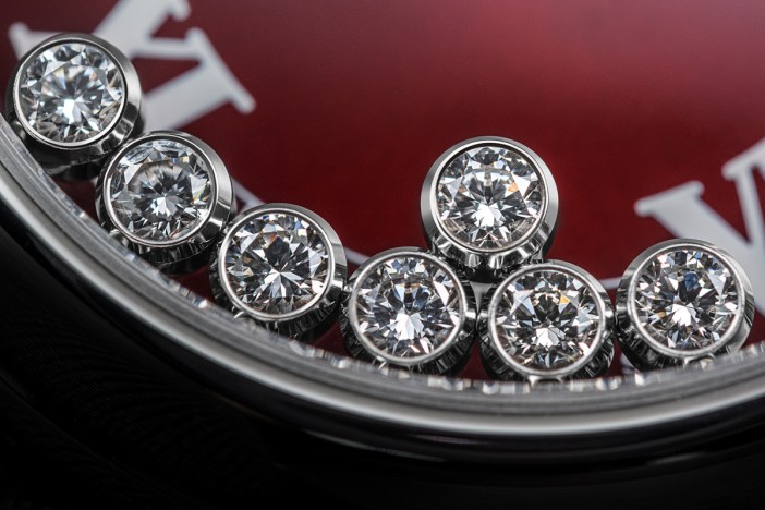 Chopard 推出 Happy Sport 勃艮第红表盘铂金腕表