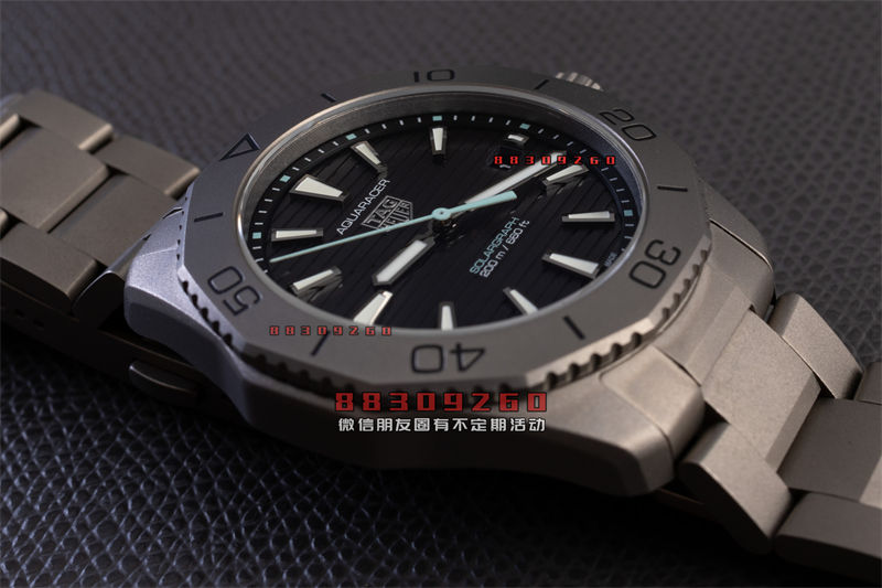 TAG Heuer Aquaracer专业200 Solargraph钛合金