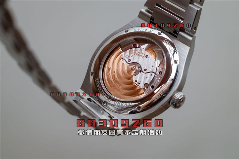 Girard-Perregaux Laureato 38 毫米鼠尾草绿和午夜蓝腕表